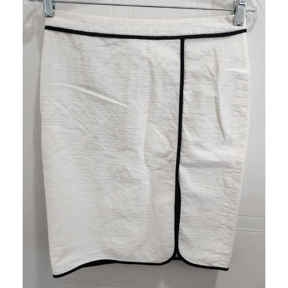 Ann Taylor Dresses & Skirts - Ann Taylor Women's Woven Crinkle Pencil Skirt White/Black Piping Petite Size 2P